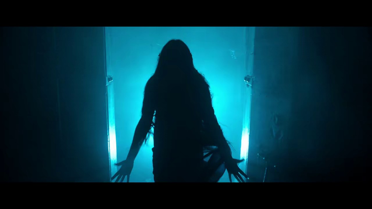 Aranmanai 4 (2024) WEB-DL Hindi + Tamil 720p HEVC DDP 5.1 ESub.mkv.0002